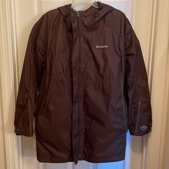 Columbia hooded rain jacket brownish mauve in color - Picture 6 of 7